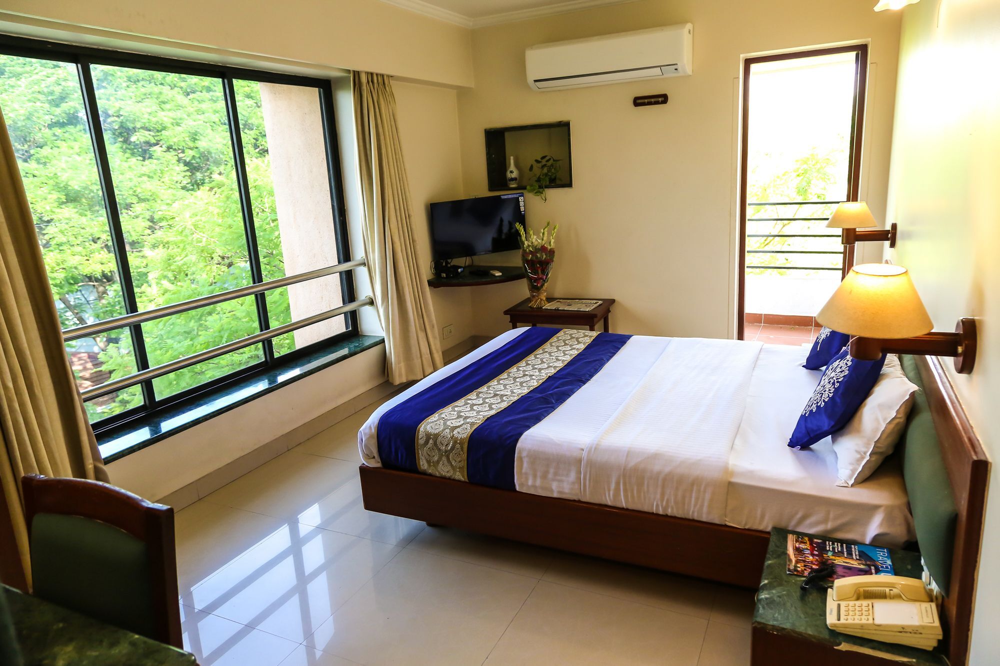 Hotel Lotus Pune Luaran gambar