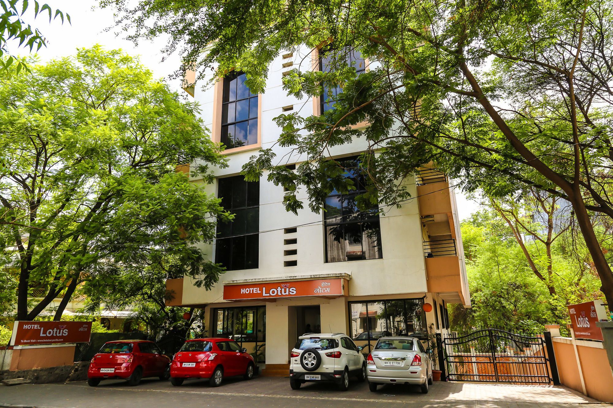 Hotel Lotus Pune Luaran gambar