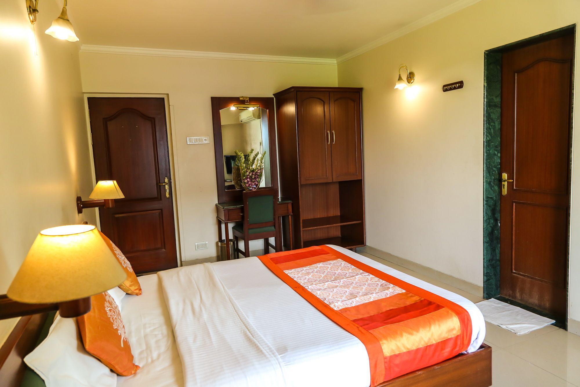 Hotel Lotus Pune Luaran gambar