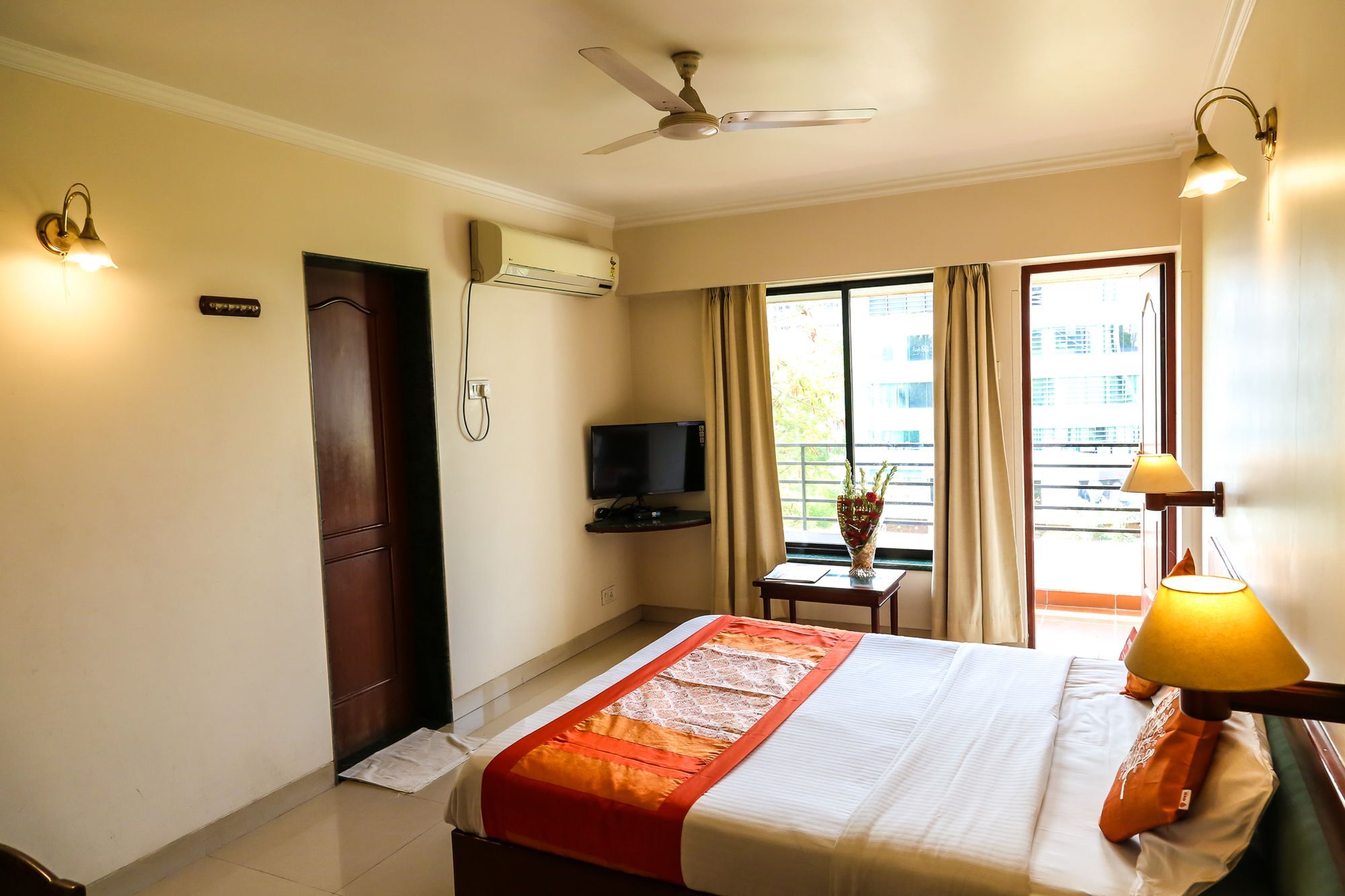 Hotel Lotus Pune Luaran gambar
